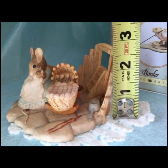 *Rare* Beatrix Potter “Hunca Munca and the Babies” Border Fine Arts Figurine - Picture 4 of 8